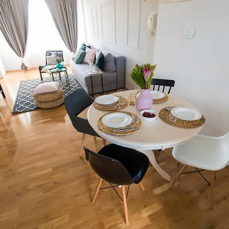 Lita Center Apartment