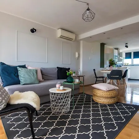 Lita Center Apartment